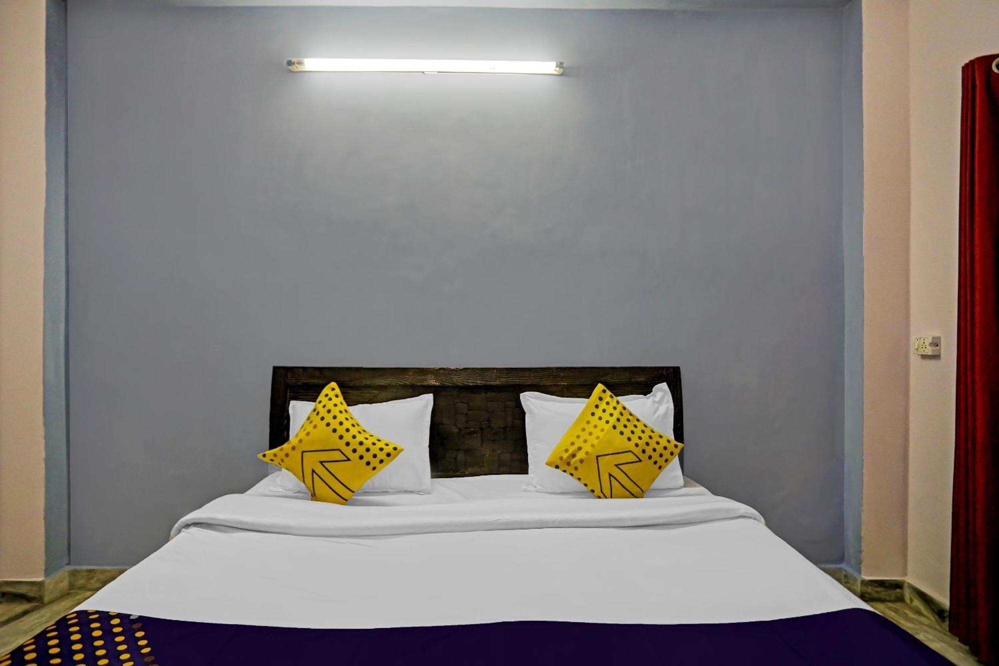 Spot On Raj Hotel Vip Near Worlds Of Wonder Kalkaji Devi Exterior photo