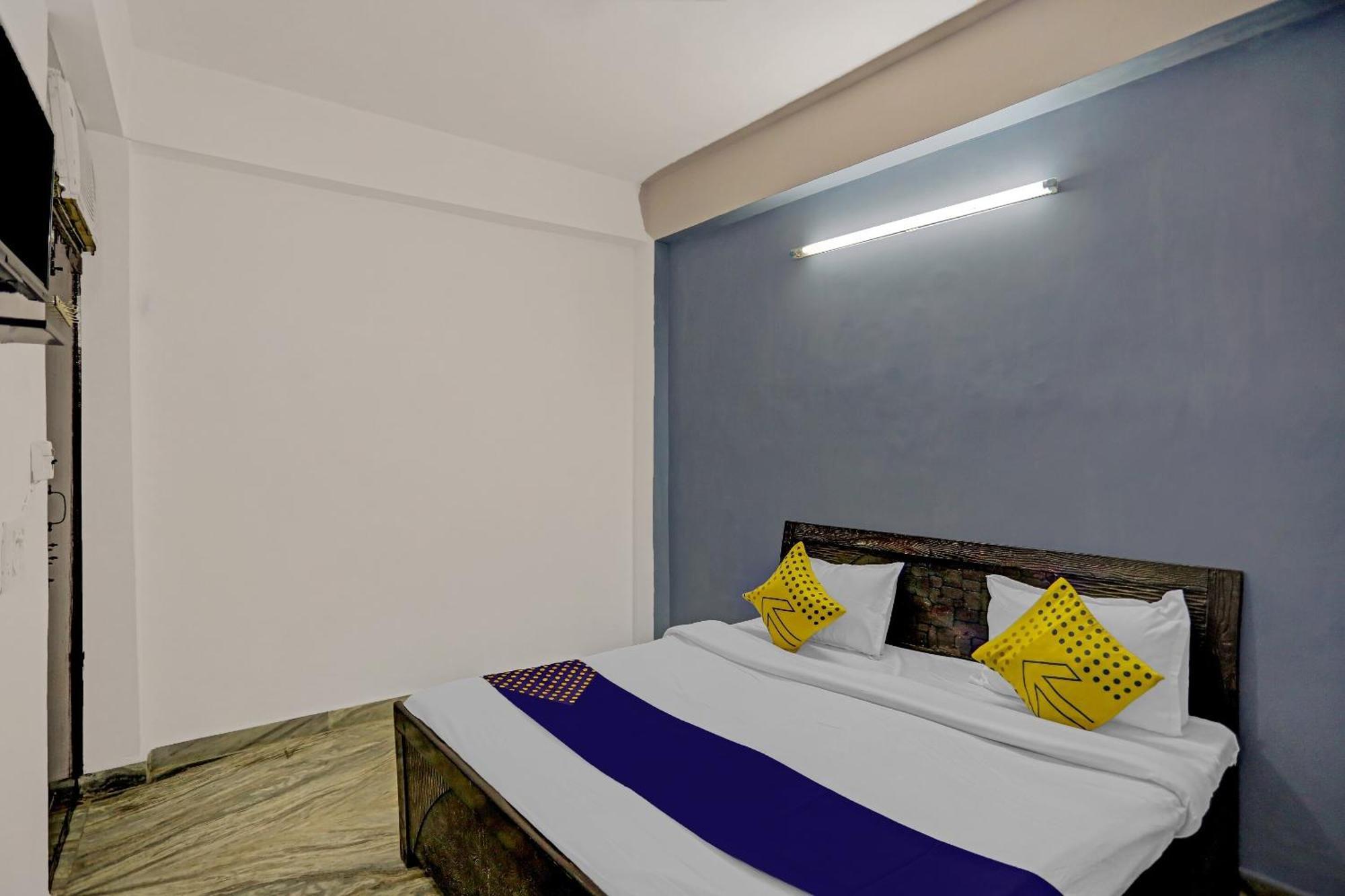 Spot On Raj Hotel Vip Near Worlds Of Wonder Kalkaji Devi Exterior photo