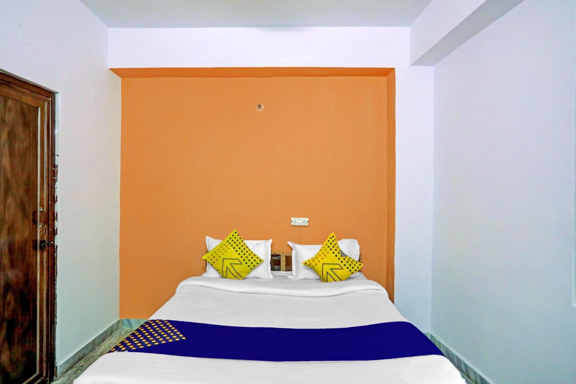 Spot On Raj Hotel Vip Near Worlds Of Wonder Kalkaji Devi Exterior photo